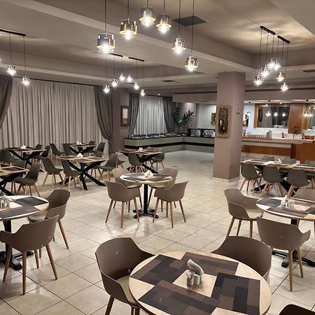 Achillio Hotel โคโมทินี ภายนอก รูปภาพ