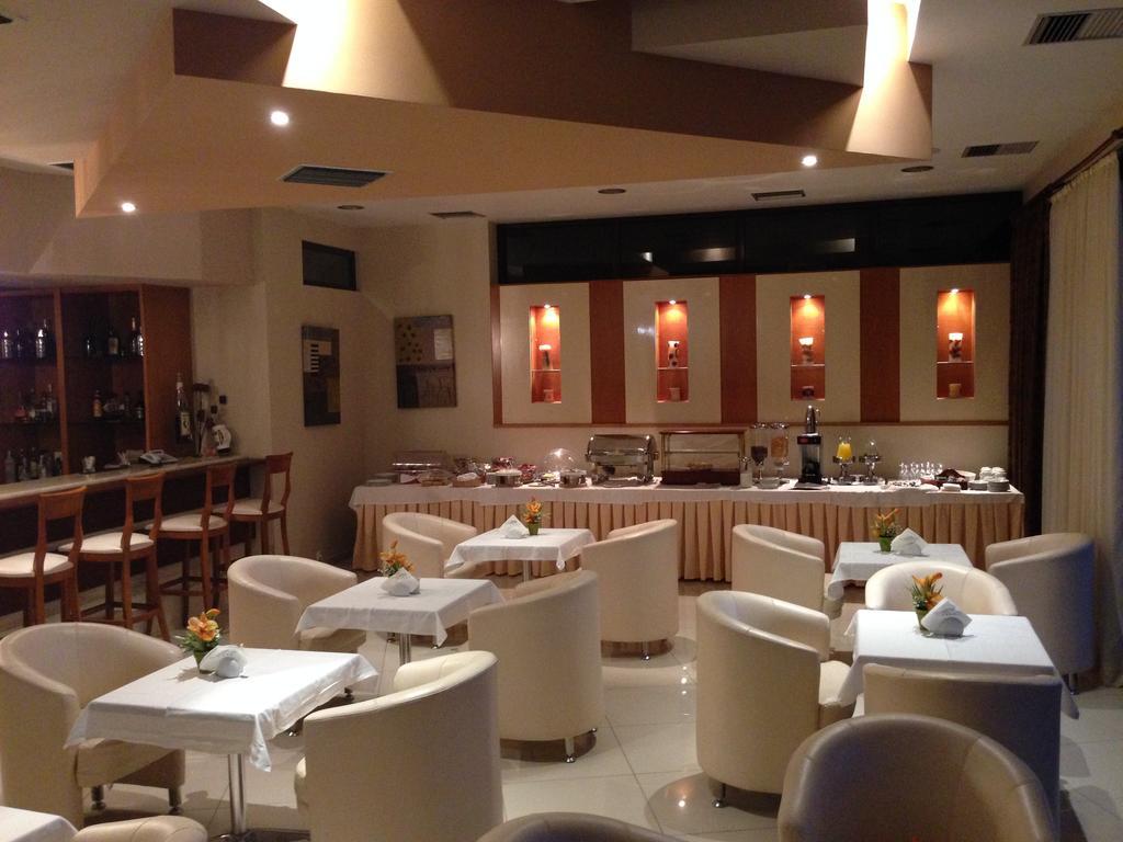 Achillio Hotel โคโมทินี ภายนอก รูปภาพ