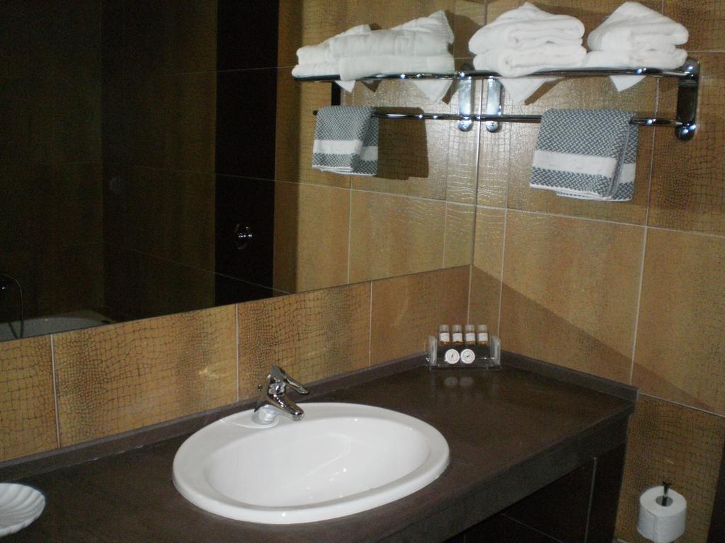 Achillio Hotel โคโมทินี ห้อง รูปภาพ