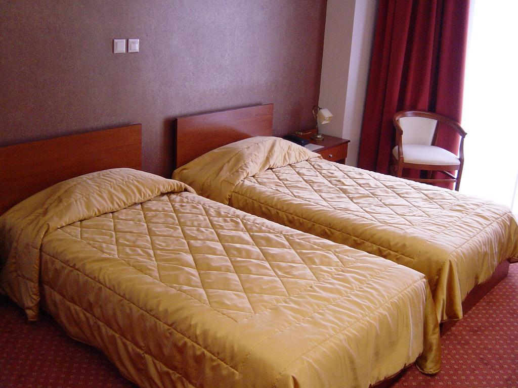 Achillio Hotel โคโมทินี ห้อง รูปภาพ