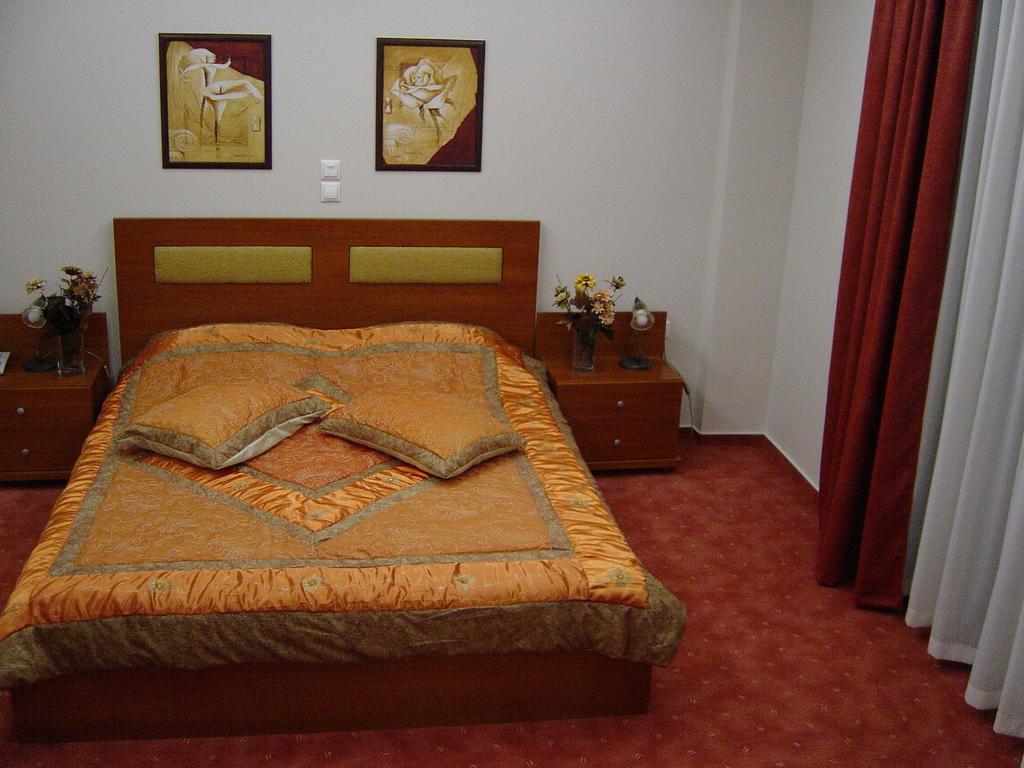 Achillio Hotel โคโมทินี ห้อง รูปภาพ