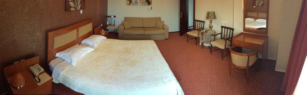 Achillio Hotel โคโมทินี ภายนอก รูปภาพ