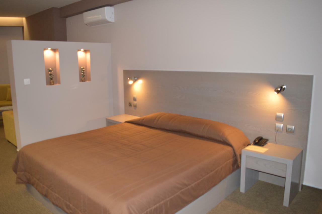Achillio Hotel โคโมทินี ภายนอก รูปภาพ
